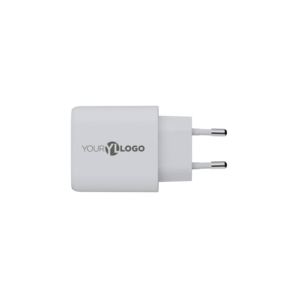 Xtorm XEC067 GaN²Ultra 67 W laturi omalla logolla